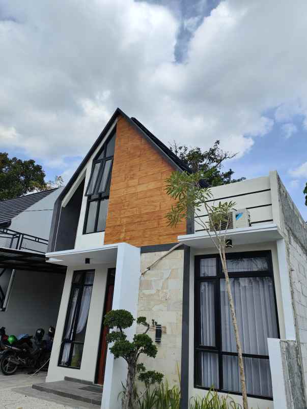 bebas ribet dapatkan rumah modern dengan kanopi gratis