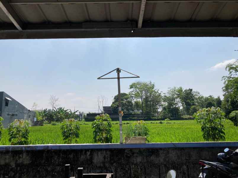 dekat sch rumah view sawah 200 meter jl gito gati