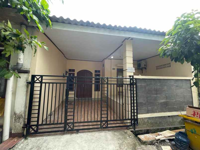 di sewakan 1 rumah citra raya cluster graha