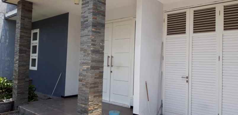 dijual apartemen kutisari indah barat