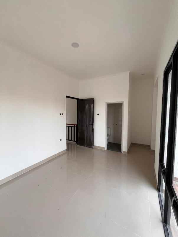 dijual cepat bu rumah 2 lantai murah