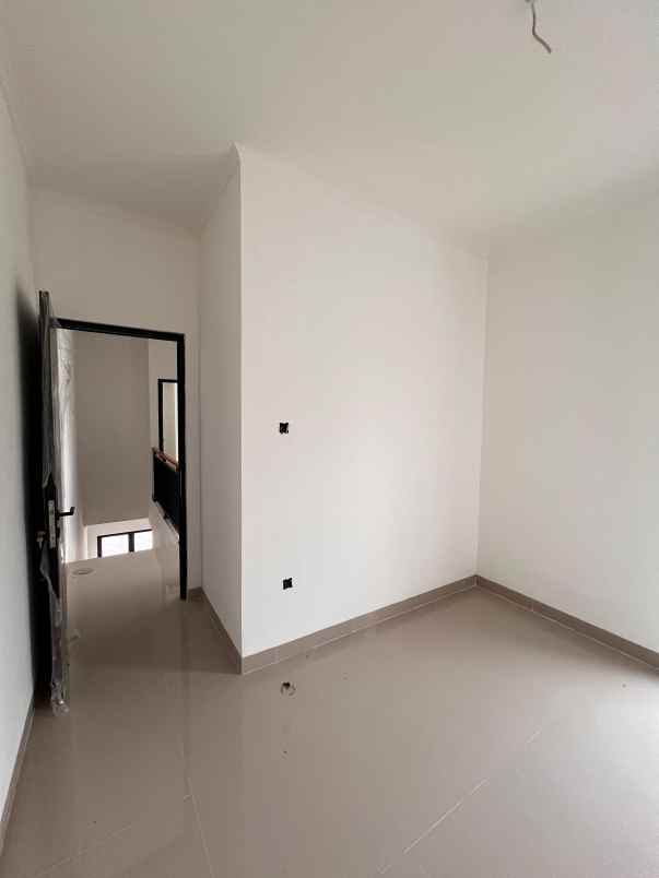 dijual cepat bu rumah 2 lantai murah