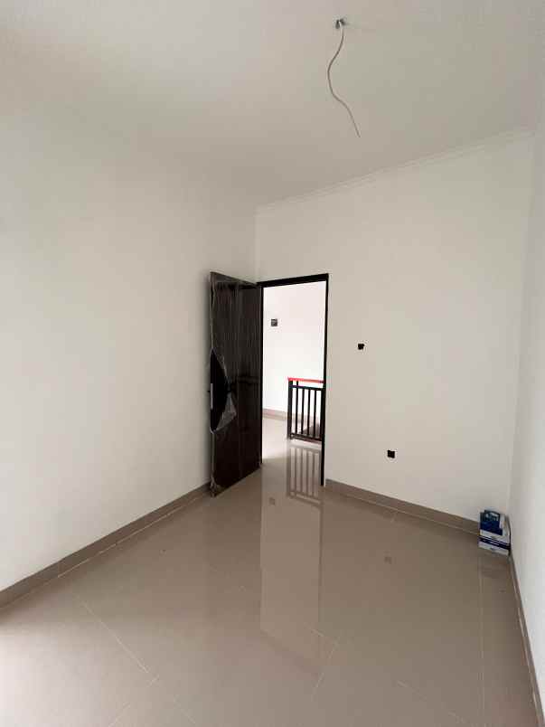 dijual cepat bu rumah 2 lantai murah