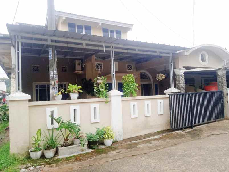 dijual cepat rumah 2 lantai