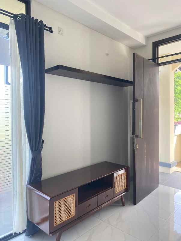 dijual cepat rumah hook lavon swan city tangerang