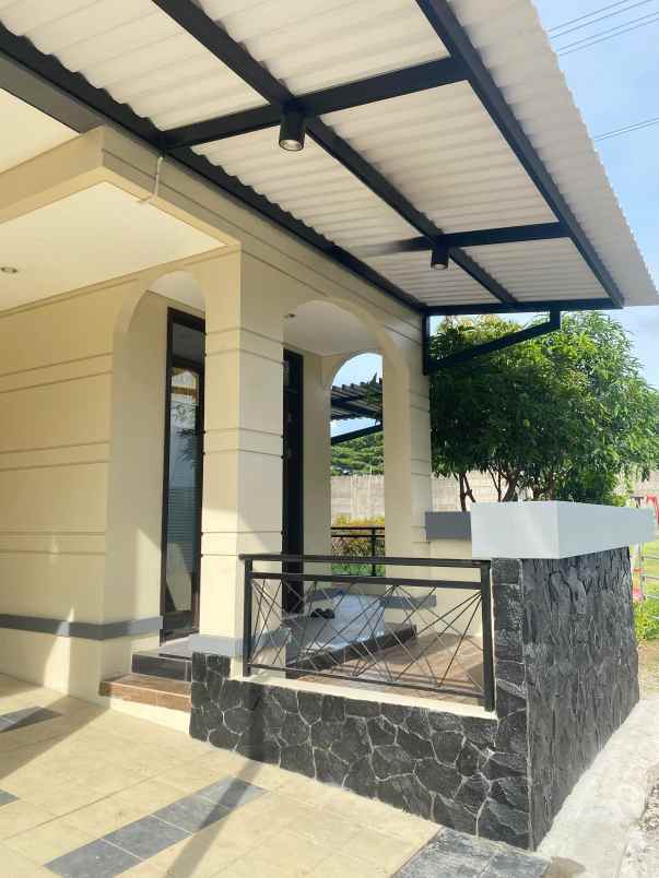 dijual cepat rumah hook lavon swan city tangerang