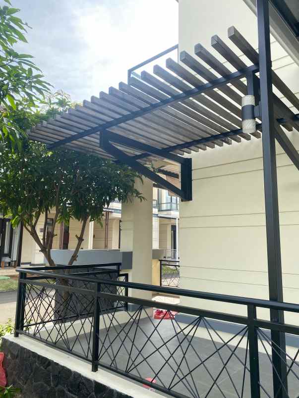 dijual cepat rumah hook lavon swan city tangerang