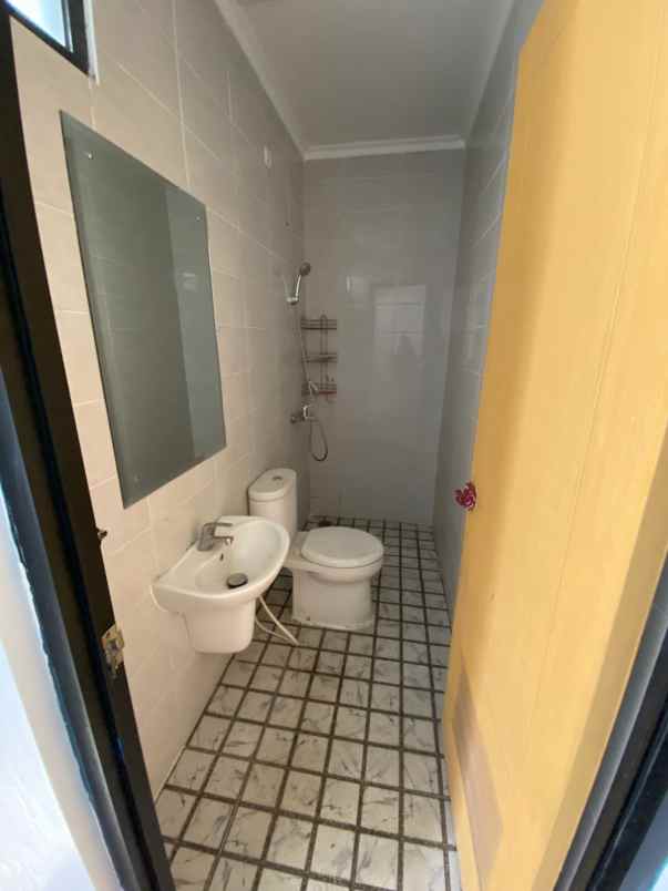 dijual cepat rumah metland transyogi