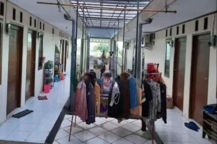 dijual kost jl h usman rempoa ciputat