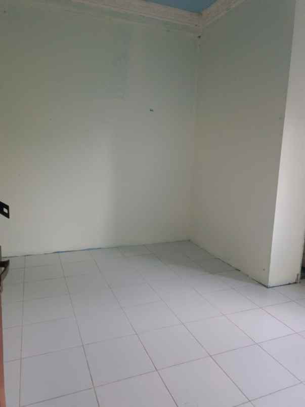 dijual kost jl pahlawan kerja