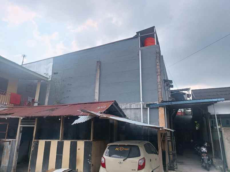 dijual kost jl pahlawan kerja