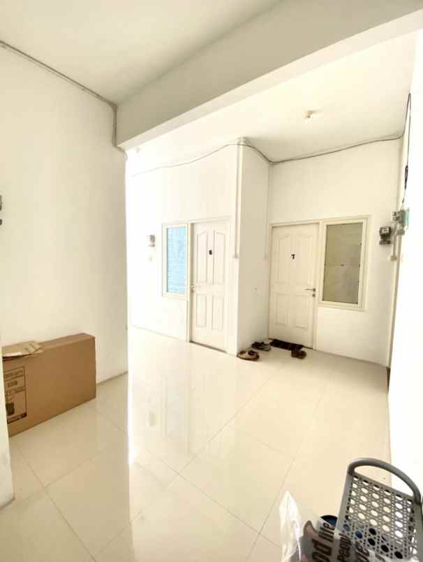 dijual kost jl siwalankerto timur