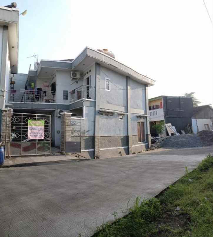 dijual kost perum mahkota regency karawang