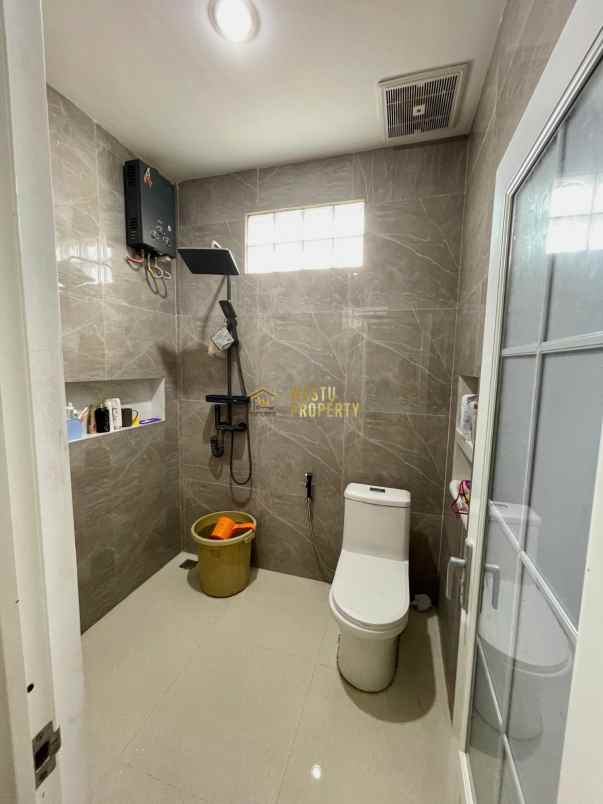 dijual kost sariharjo