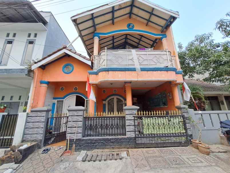 dijual murah rumah 2 lantai dekat stasiun bekasi kota