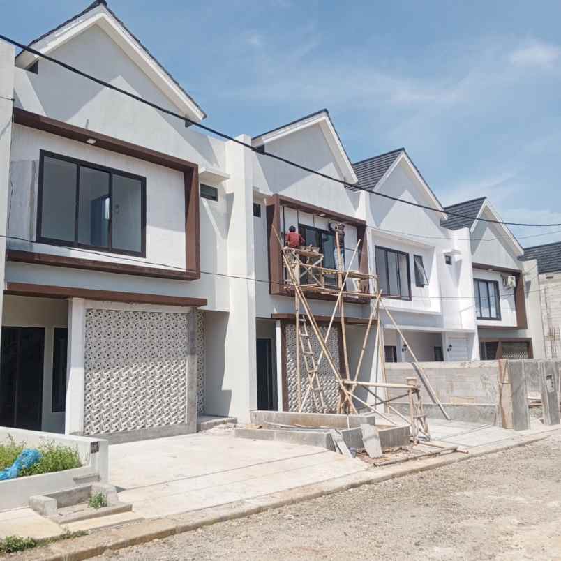 dijual murah rumah 2 lantai dekat stasiun di bogor