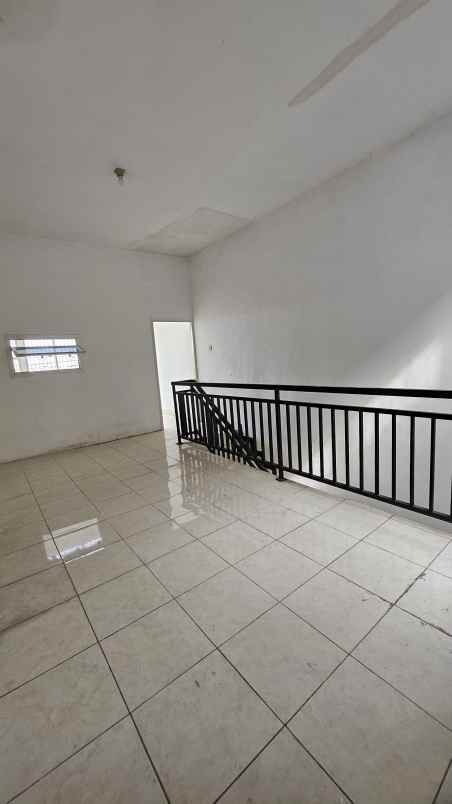 dijual ruko 2 lantai di waru