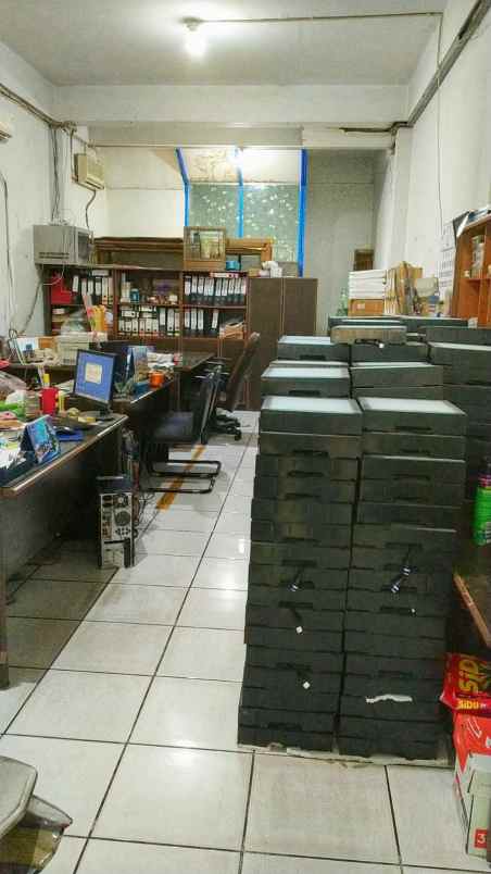 dijual ruko gudang kantor pasar besar wetan bubutan