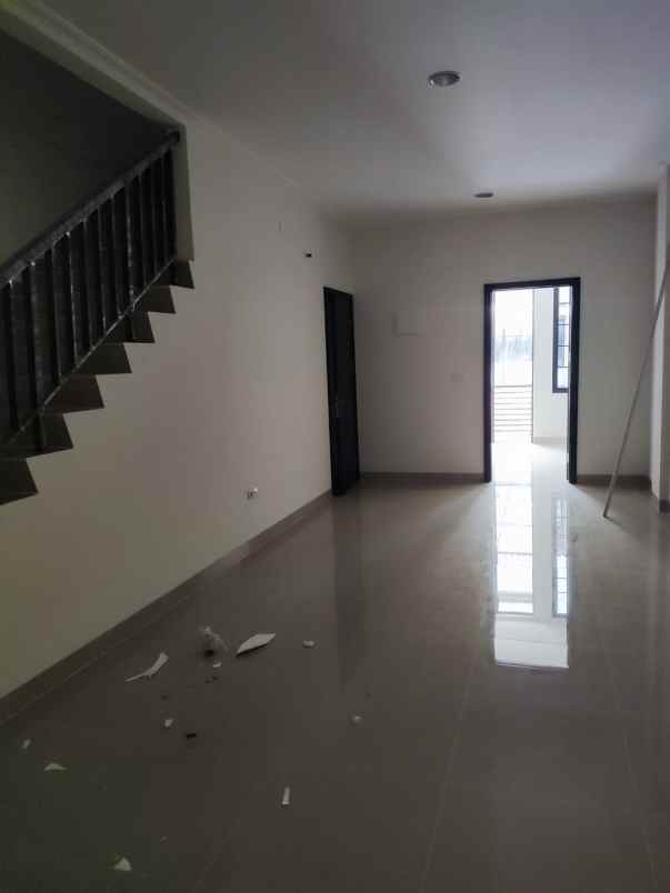 dijual ruko gudang kantor ruko soho sedayu city