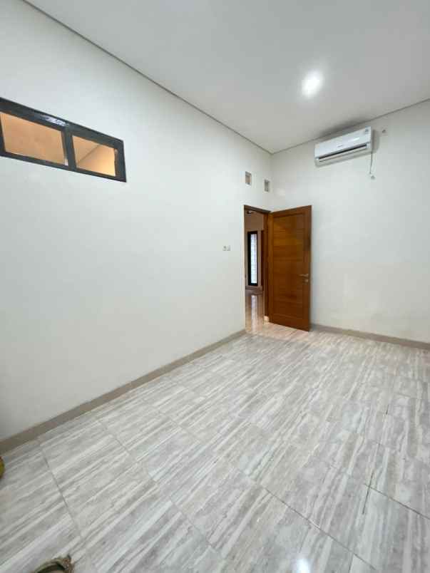 dijual rumah 2 lantai di berbah kalitirto sleman