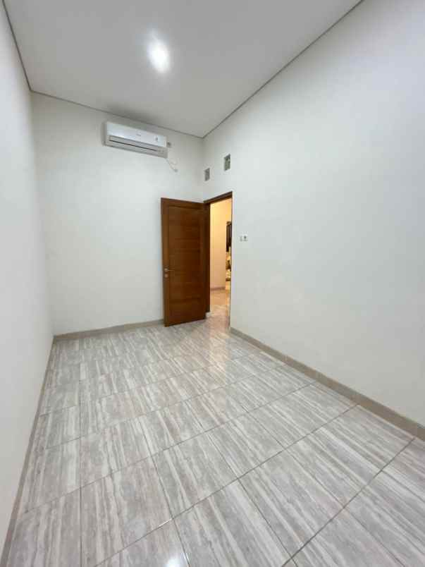dijual rumah 2 lantai di berbah kalitirto sleman