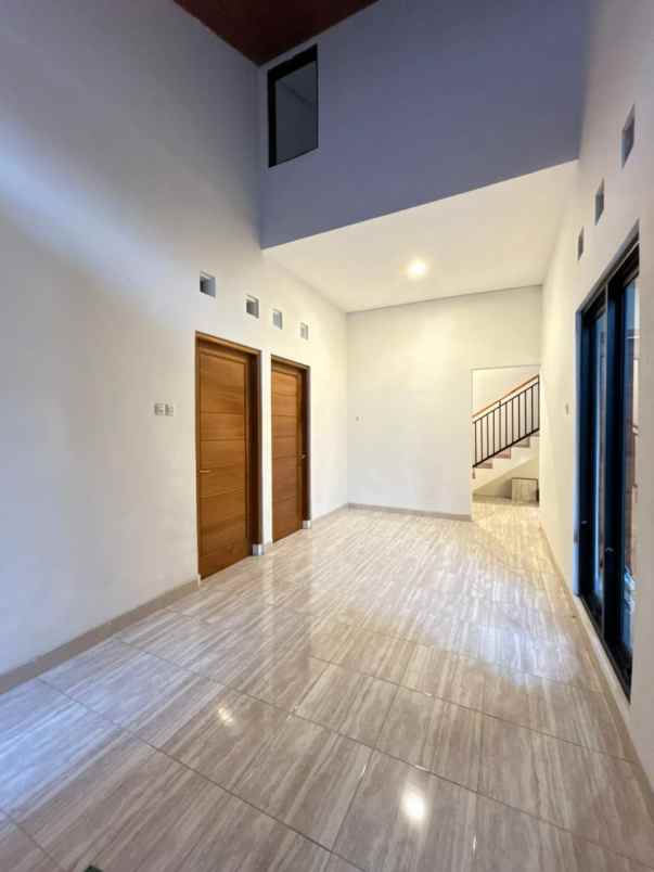 dijual rumah 2 lantai di berbah kalitirto sleman