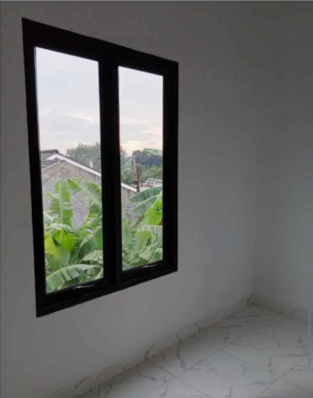 dijual rumah 2 lantai di depok 400 juta an