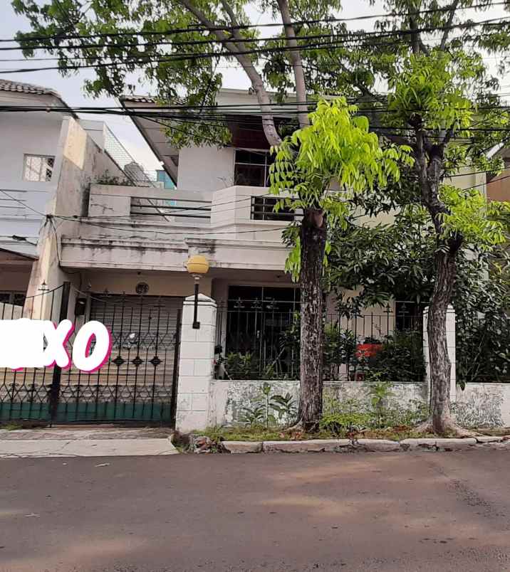 dijual rumah 2 lantai hitung tanah janur elok