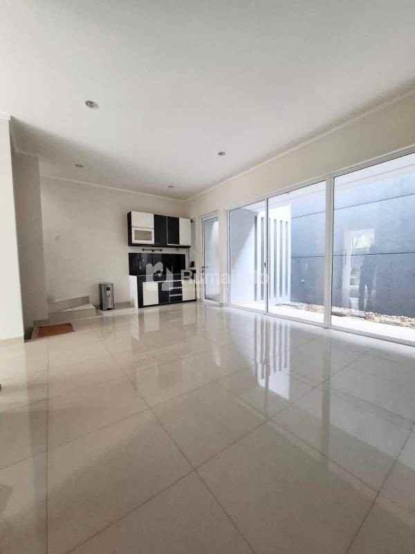 dijual rumah 2 lantai lt lb 104 120