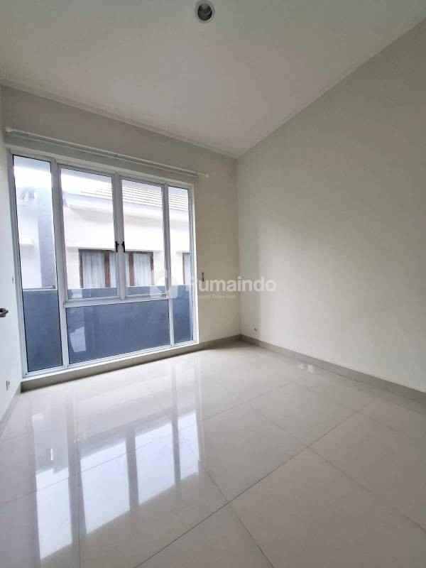 dijual rumah 2 lantai lt lb 104 120