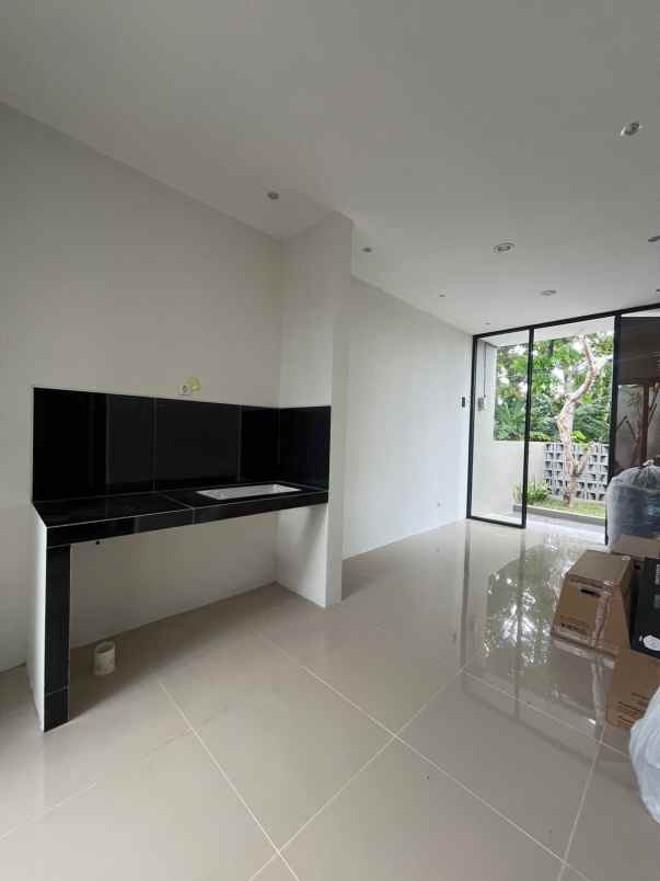 dijual rumah 500 meter jl kebon agung