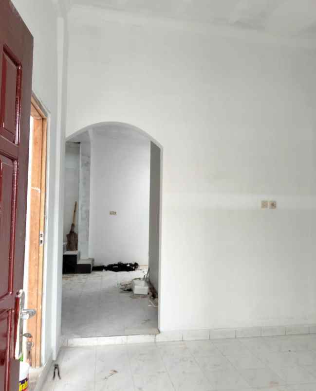 dijual rumah 500 meter ke pamella 7