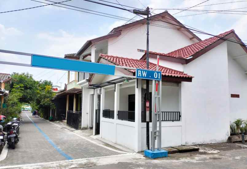 dijual rumah 500 meter ke pamella 7