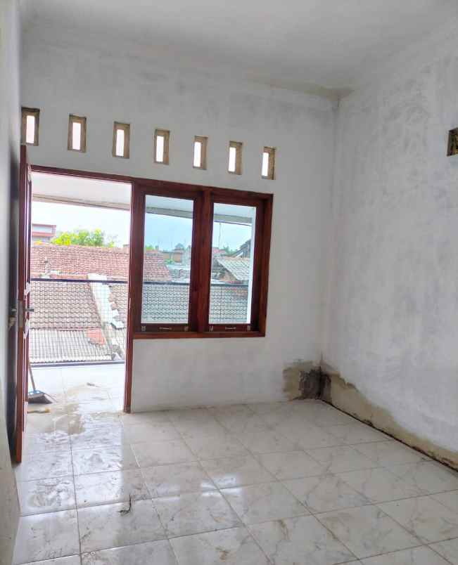 dijual rumah 500 meter ke pamella 7