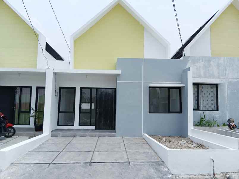 dijual rumah adeela residence jl aria