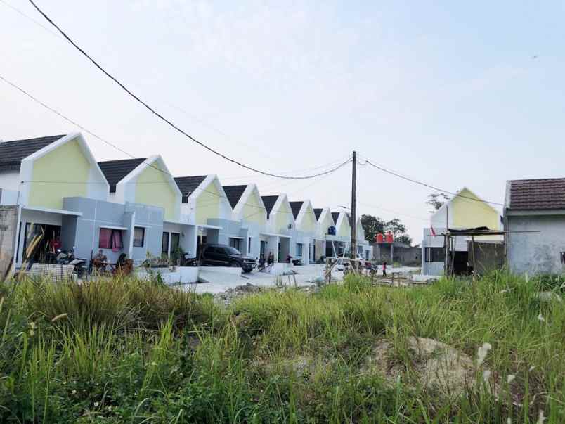 dijual rumah adeela residence jl aria