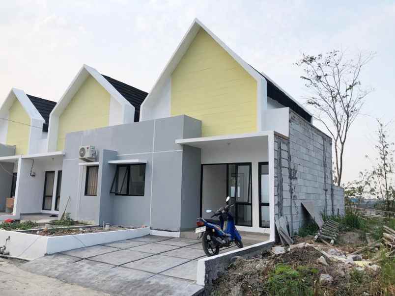 dijual rumah adeela residence jl aria