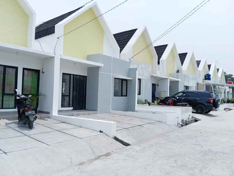 dijual rumah adeela residence jl aria