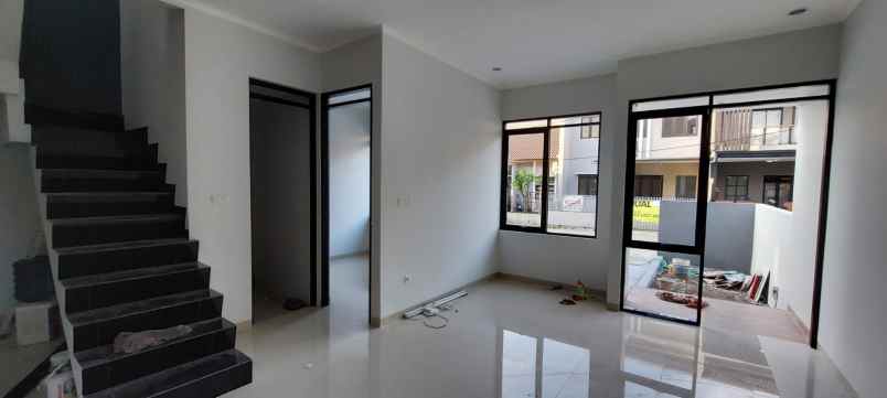 dijual rumah antapani