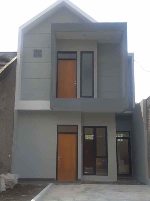 dijual rumah arcamanik