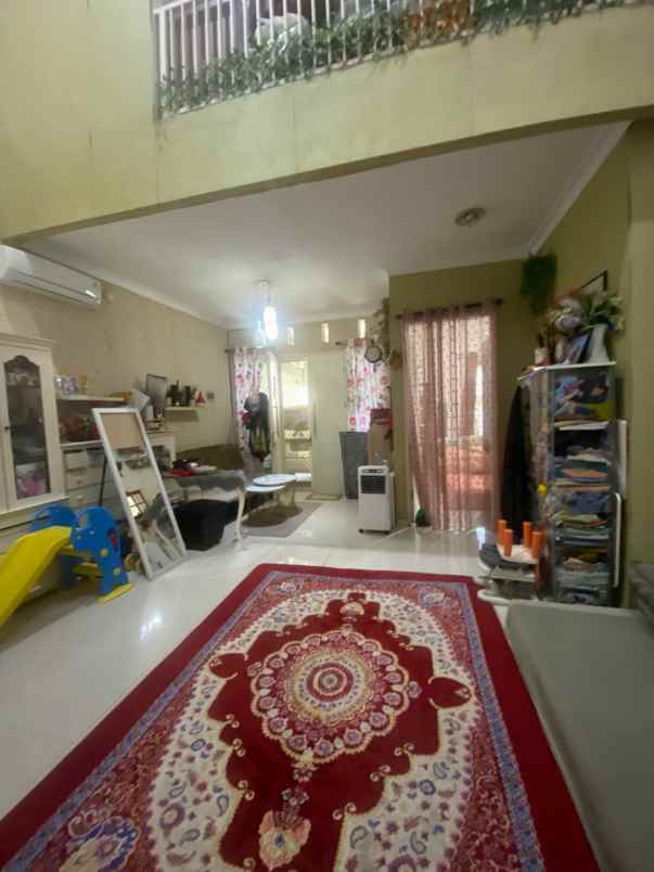 dijual rumah aries surabaya timur