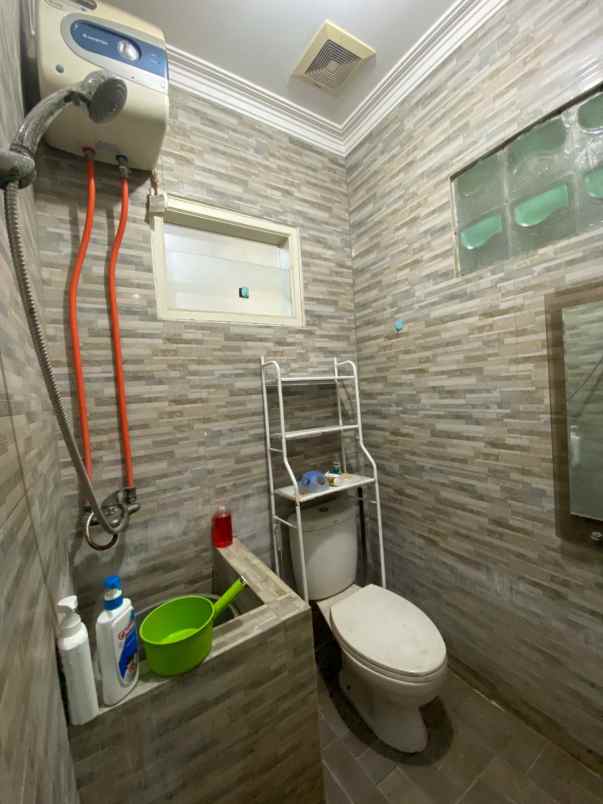 dijual rumah aries surabaya timur