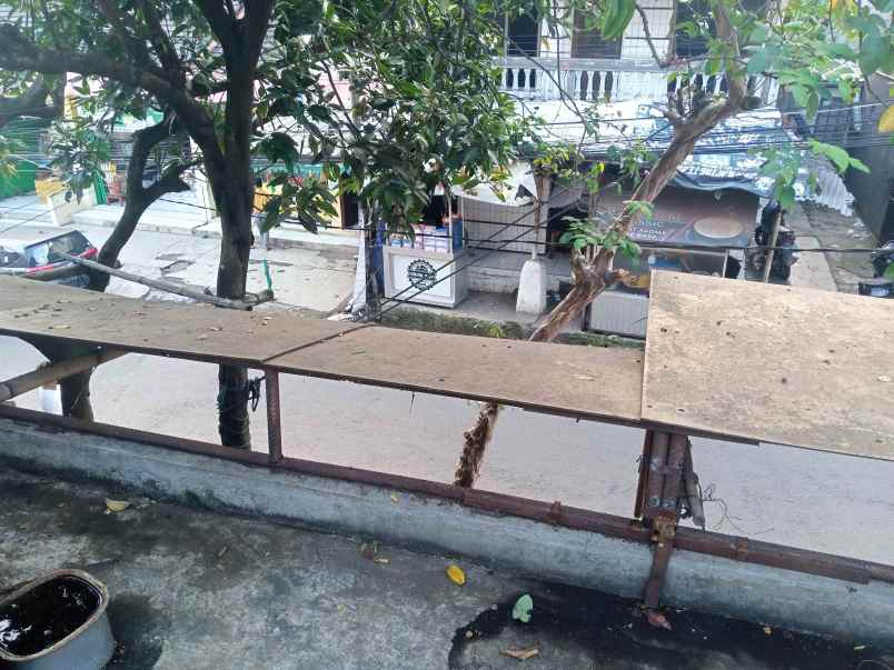 dijual rumah arsitek kokoh terjamin