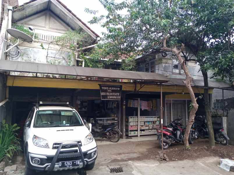 dijual rumah arsitek kokoh terjamin