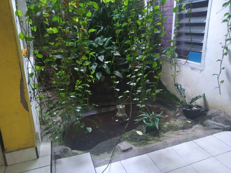 dijual rumah arsitek kokoh terjamin