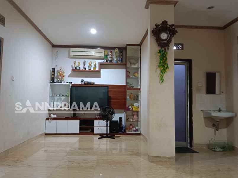 dijual rumah bakti jaya