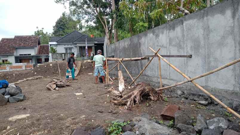 dijual rumah balecatur