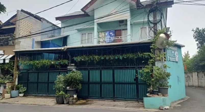 dijual rumah bambu apus kec cipayung