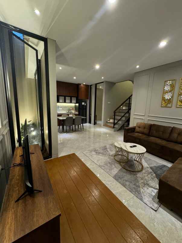 dijual rumah banjeng maguwoharjo