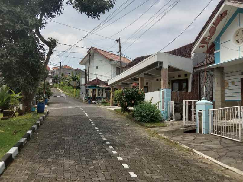 dijual rumah banyumanik